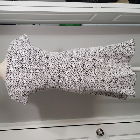 MK Dress - Picture 3 of 4